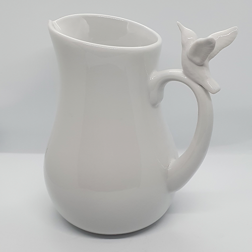 58b3b7aa4c73f742ca2fab28bbbca701-1.png Jarra - Beija Flor (Branco) - Imagem 1