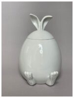 ovo com pé e orelha grande