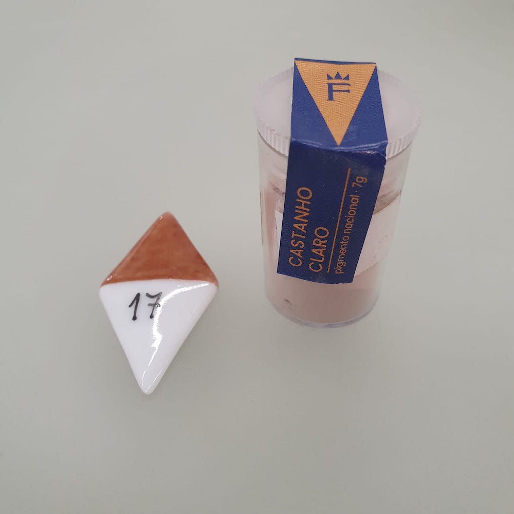 9e8c7869309e9bdca1d0bf6d787c9485.jpeg Tinta (para Porcelana) - Castanho Claro - Imagem 1